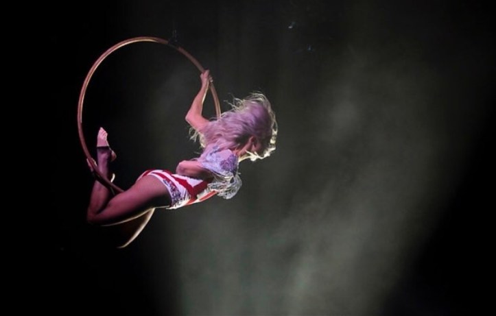 Katharine Arnold performing at Black Cat Cabaret's Bohemia