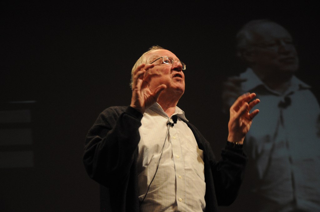 Robert Fisk giving a talk in 2010