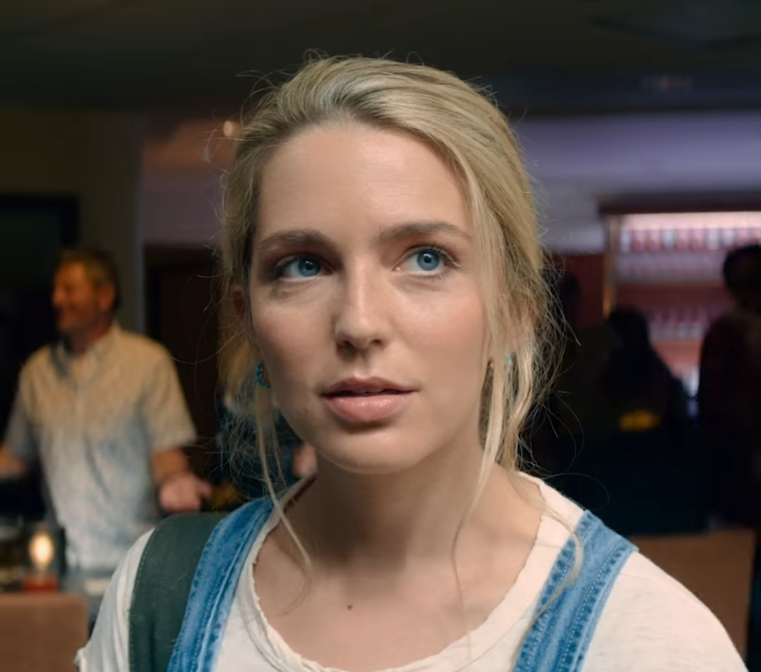 Jessica Rothe plays Samantha J in Utopia