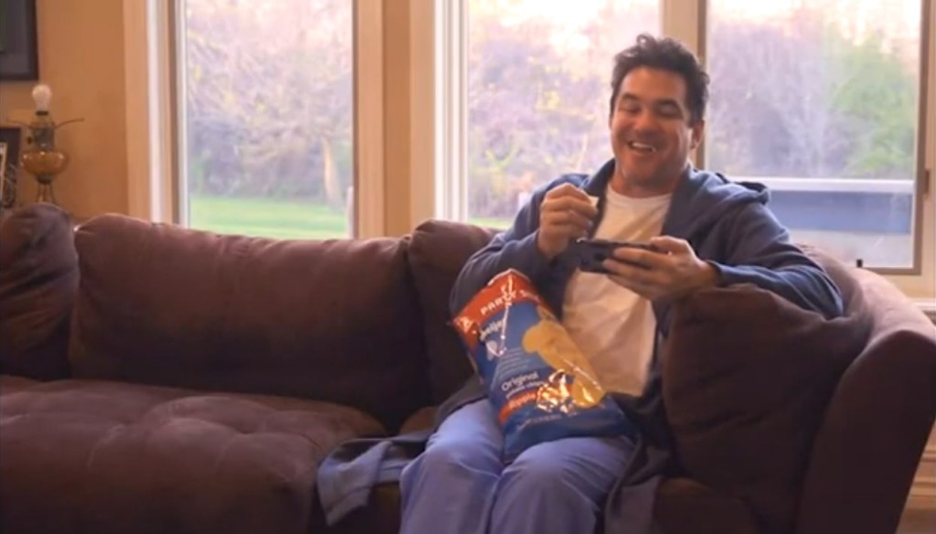 Dean Cain eating