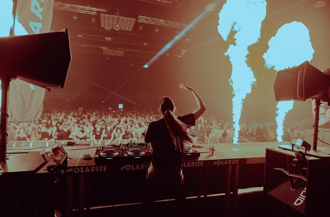 DJ Lilly Palmer getting down at Polarize